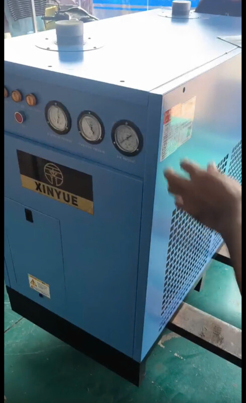May Say Khi Xinyue 100hp Co 3 Dong Ho